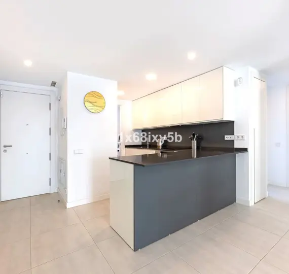 Продажа апартаментов на среднем этаже в Selwo