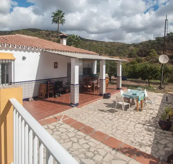 Venta de finca - cortijo en Estepona