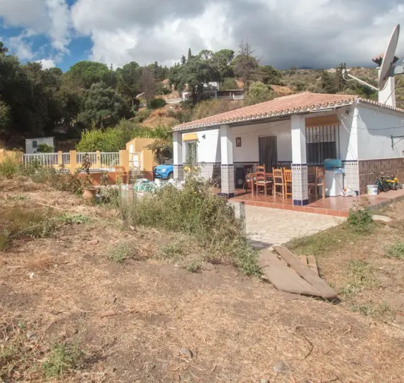 Venta de finca - cortijo en Estepona