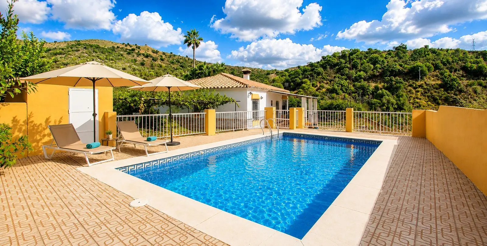 Продажа финки в Estepona 1