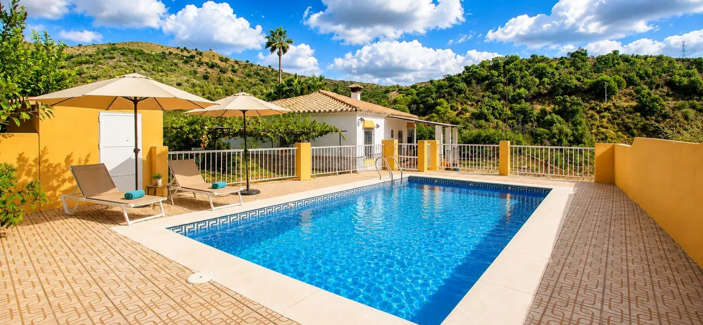 Sale of finca - cortijo in Estepona 0