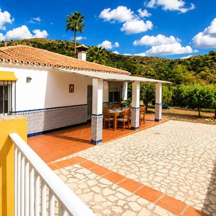 Sale of finca - cortijo in Estepona