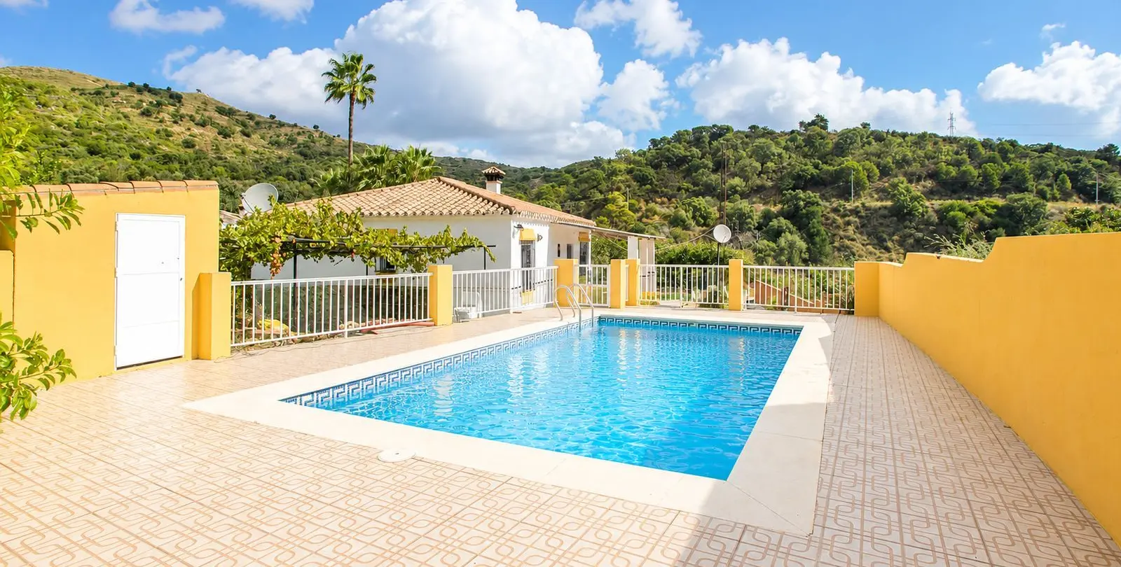 Продажа финки в Estepona 24