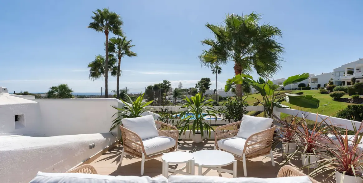 Sale of penthouse duplex in Nueva Andalucía 2