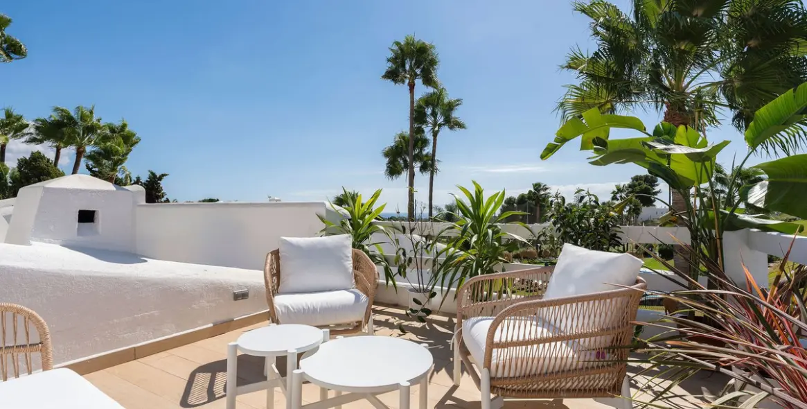 Sale of penthouse duplex in Nueva Andalucía 3