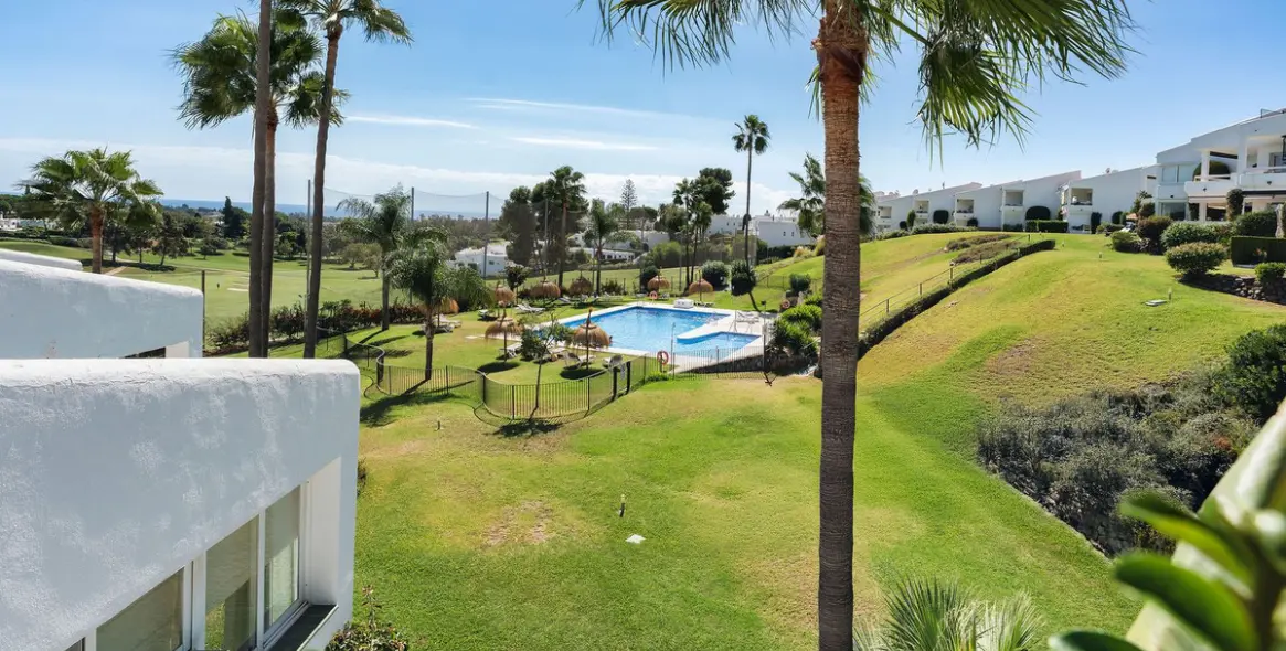 Sale of penthouse duplex in Nueva Andalucía 6