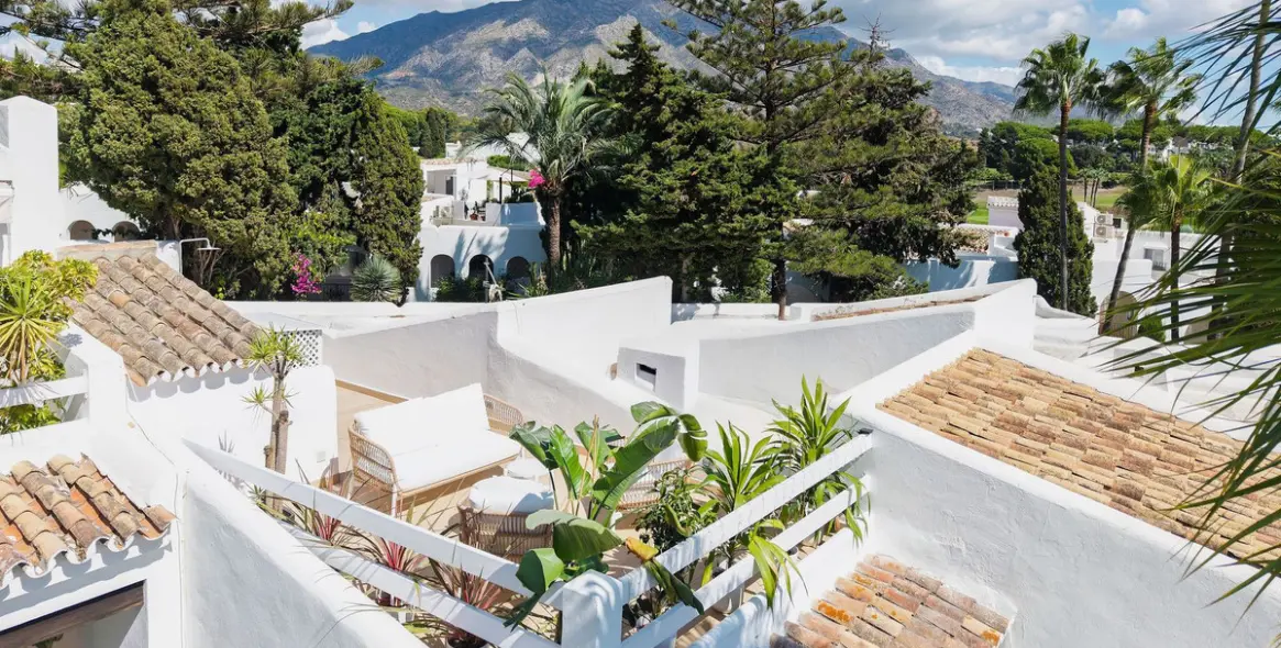 Sale of penthouse duplex in Nueva Andalucía 19