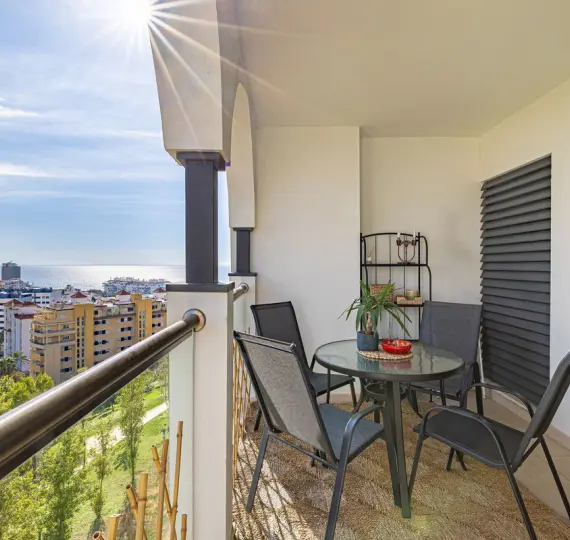 Middle floor apartment R5186164