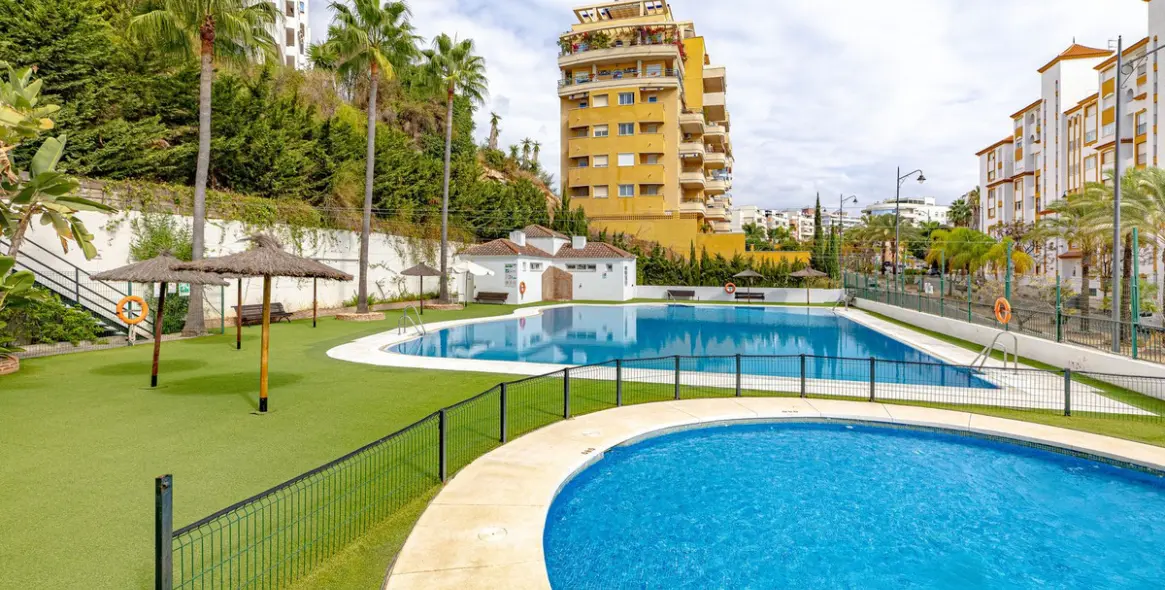 Sale of middle floor apartment in Estepona (district Estepona) 5