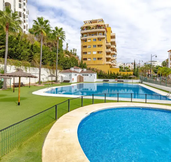 Middle floor apartment R5186164