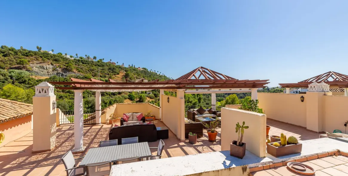 Sale of penthouse duplex in Los Arqueros 3