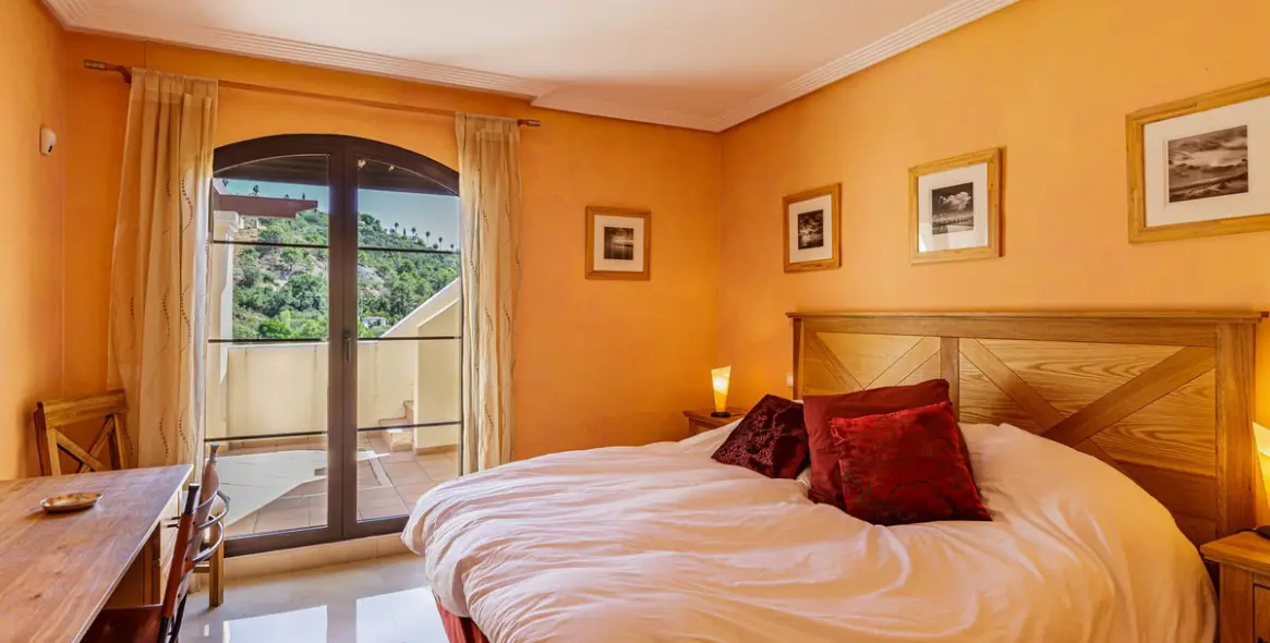 Sale of penthouse duplex in Los Arqueros 8