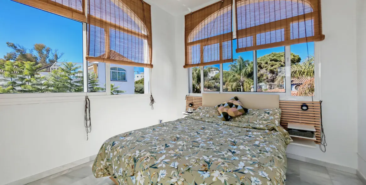 Sale of penthouse duplex in Costabella 9