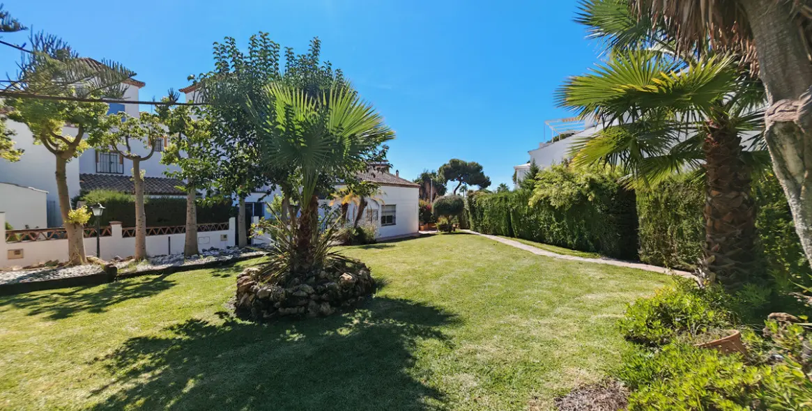 Sale of penthouse duplex in Costabella 15