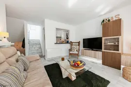 Image 4 thumb