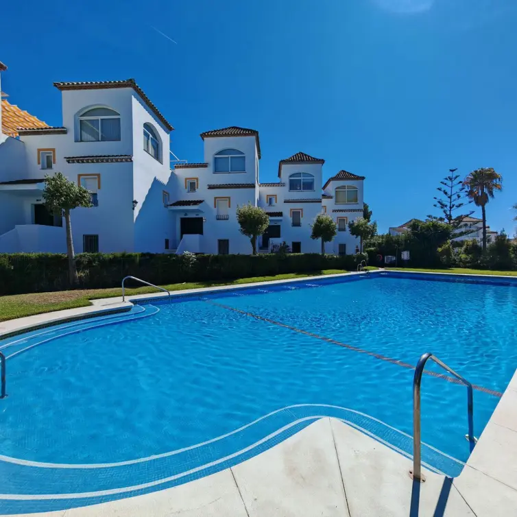 Продажа двухуровневого пентхауса в Costabella