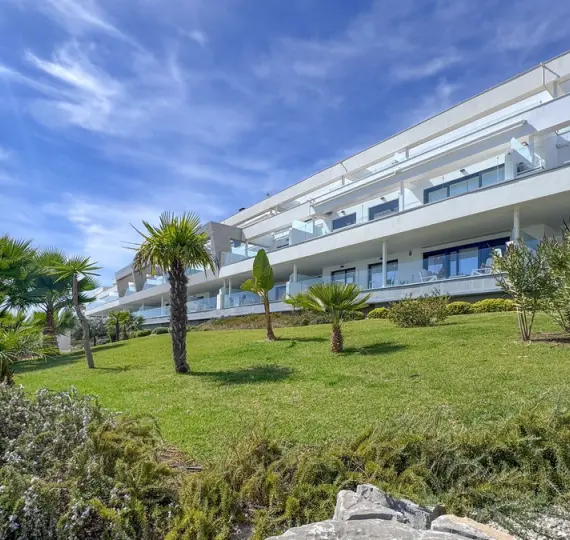 Sale of penthouse in Casares Playa