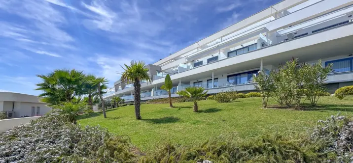 Sale of penthouse in Casares Playa 3