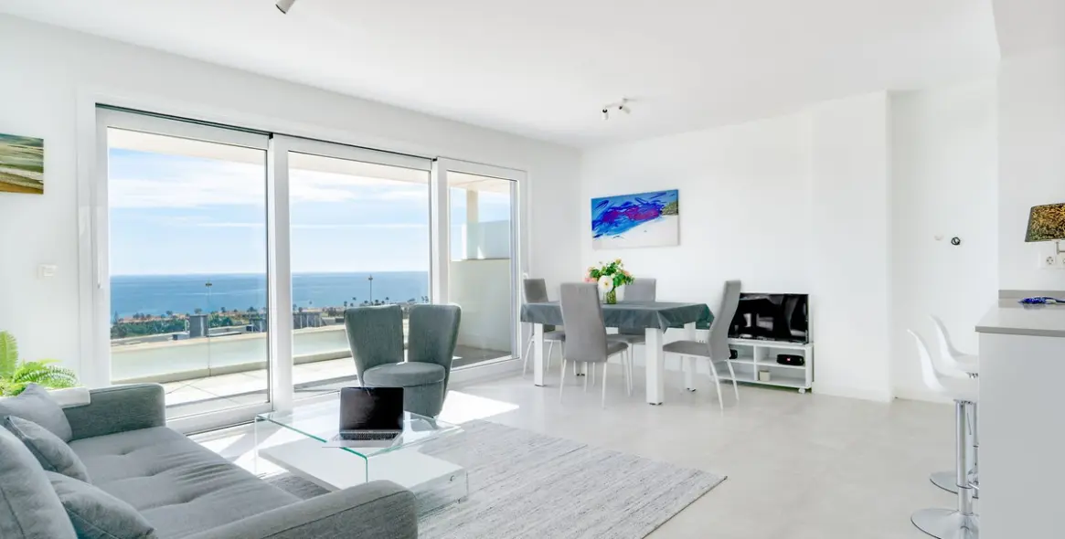 Sale of penthouse in Casares Playa 5