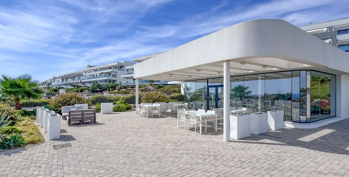 Sale of penthouse in Casares Playa 15