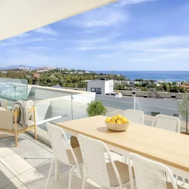 Sale of penthouse in Casares Playa