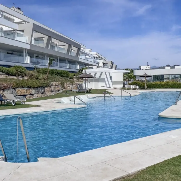 Sale of penthouse in Casares Playa