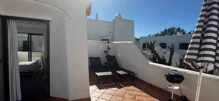 Sale of townhouse in Estepona 1