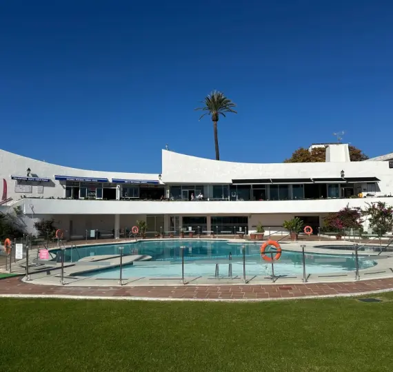 Sale of townhouse in Estepona