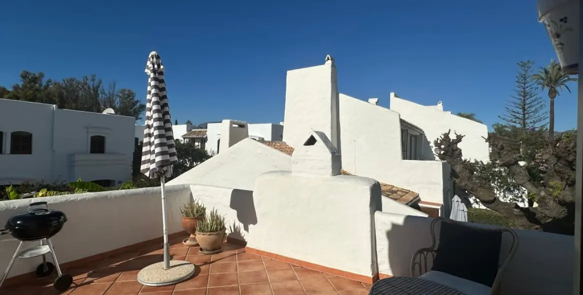 Sale of townhouse in Estepona 4