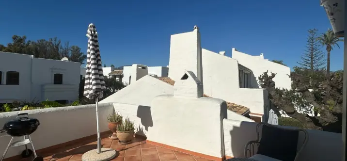Sale of townhouse in Estepona 3