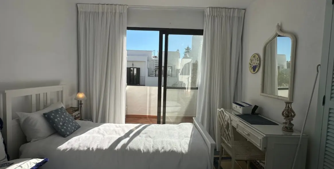 Sale of townhouse in Estepona 7