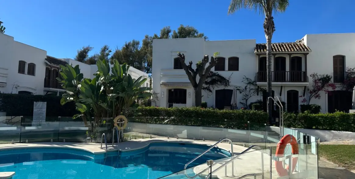 Sale of townhouse in Estepona 10