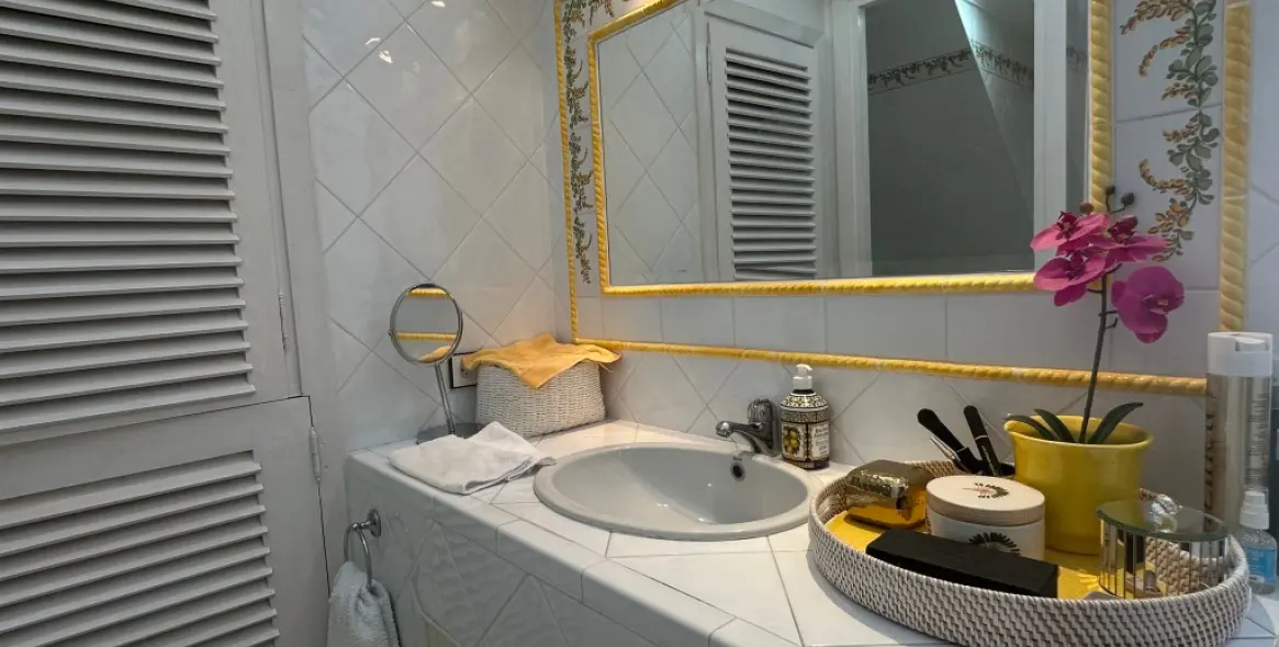 Sale of townhouse in Estepona 17