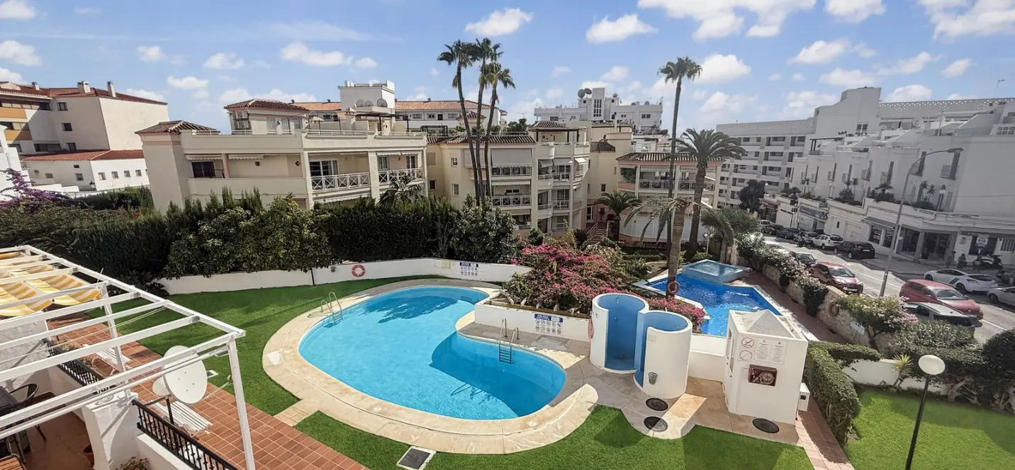 Sale of penthouse in Nerja 2
