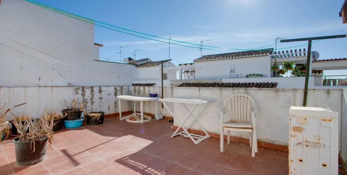 Sale of townhouse in Estepona 1