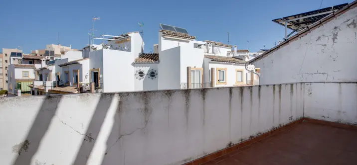 Sale of townhouse in Estepona 1