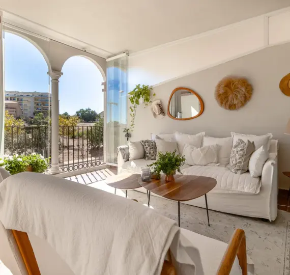 Sale of middle floor apartment in La Cala de Mijas