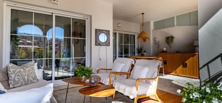 Sale of middle floor apartment in La Cala de Mijas 3