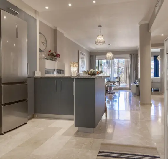 Sale of middle floor apartment in La Cala de Mijas