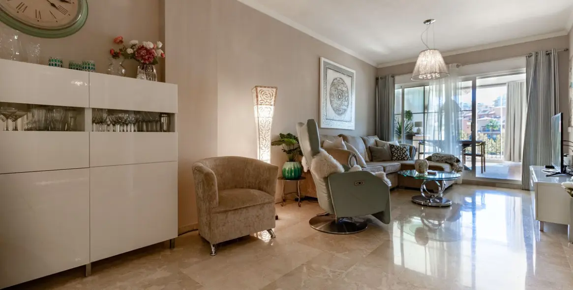 Sale of middle floor apartment in La Cala de Mijas 7