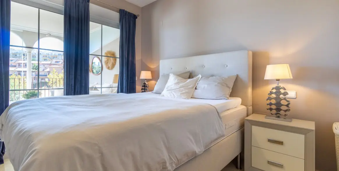 Sale of middle floor apartment in La Cala de Mijas 14