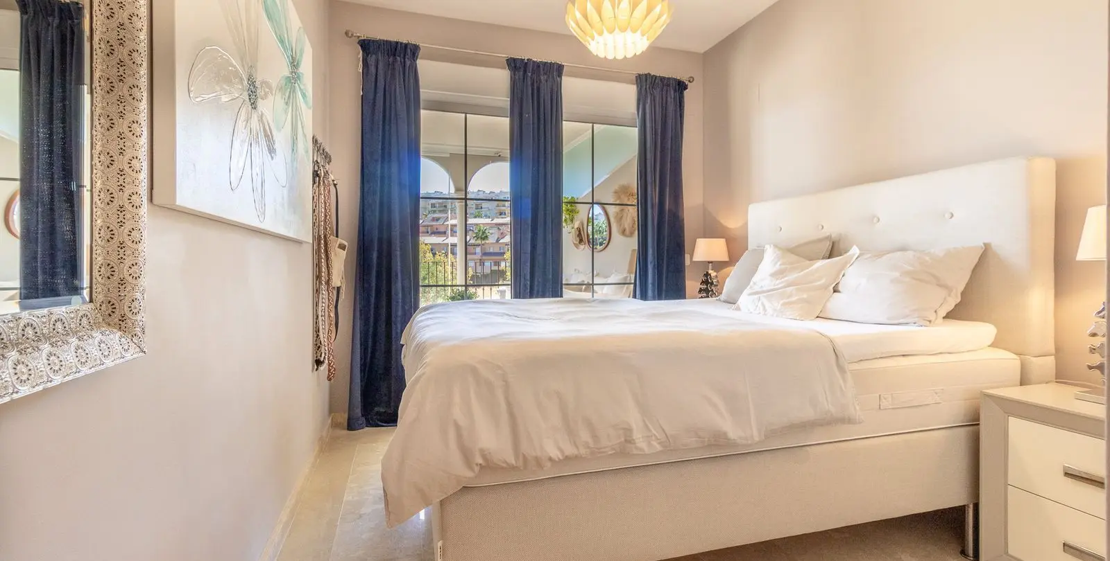 Sale of middle floor apartment in La Cala de Mijas 13