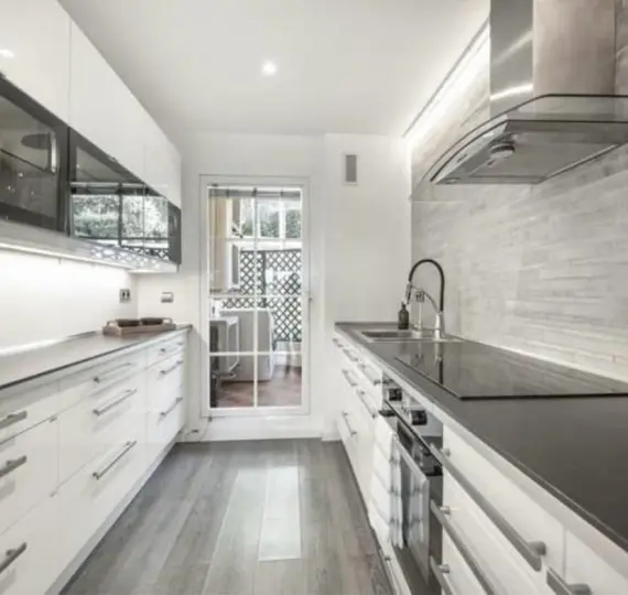 Продажа апартаментов на среднем этаже в Nueva Andalucía