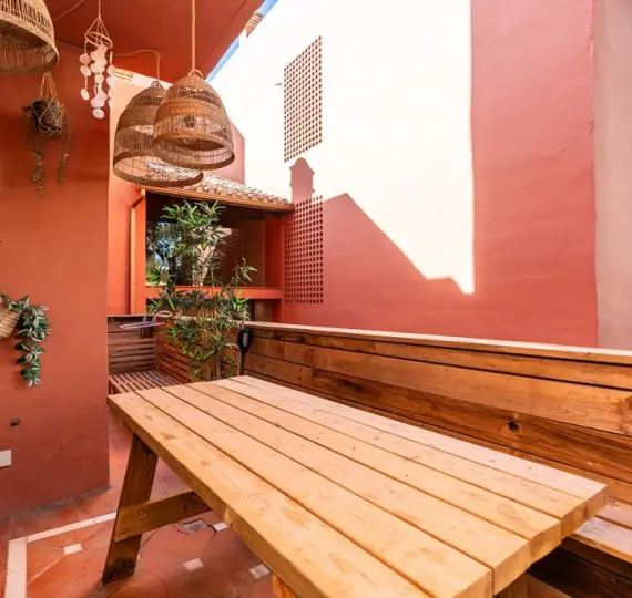 Продажа апартаментов на среднем этаже в Elviria Playa