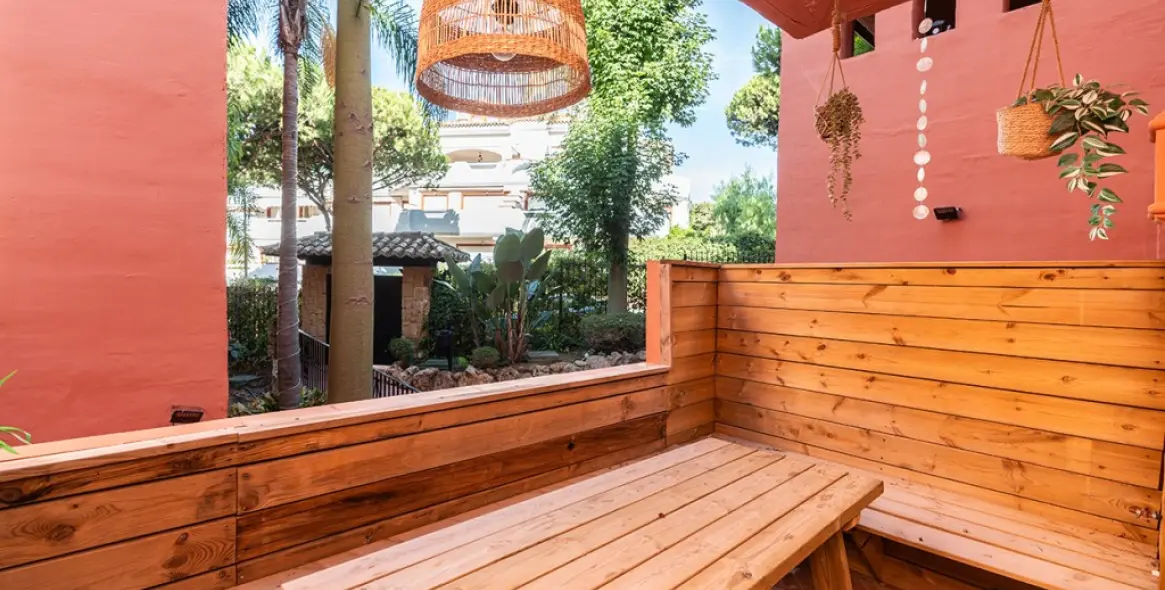 Продажа апартаментов на среднем этаже в Elviria Playa 3