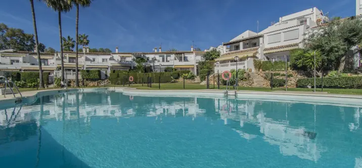 Sale of townhouse in Atalaya 1