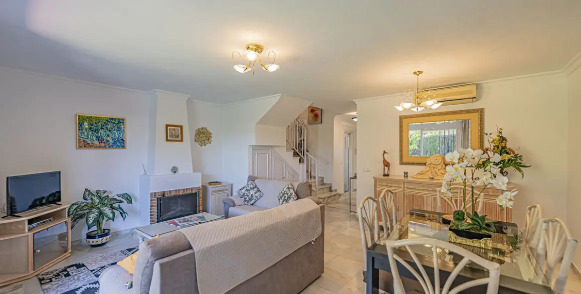 Sale of townhouse in Atalaya 3