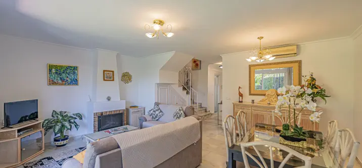 Sale of townhouse in Atalaya 2