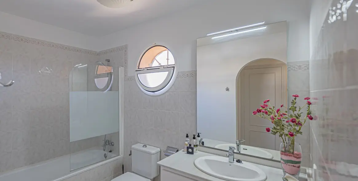 Sale of townhouse in Atalaya 8