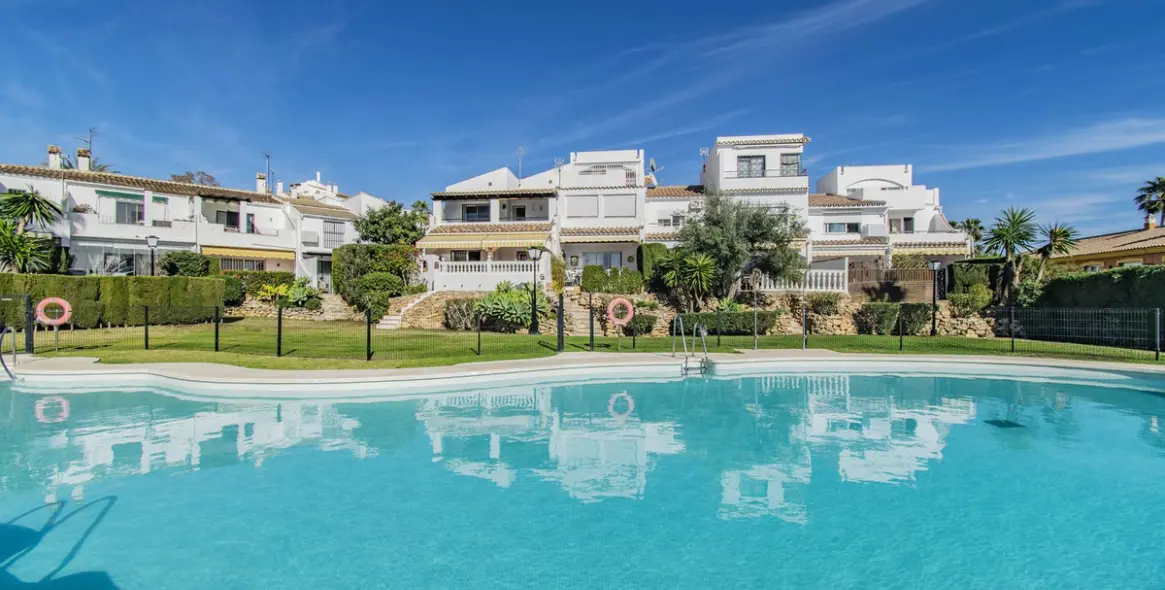 Sale of townhouse in Atalaya 10